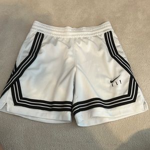 Nike Girls’ Fly Crossover Training Shorts